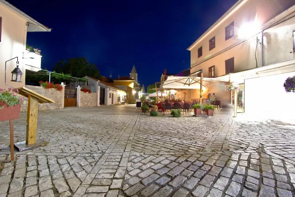 Studio Apartment In Nin With Sea View, Terrace, Air Conditioning, Wi-Fi Croatia